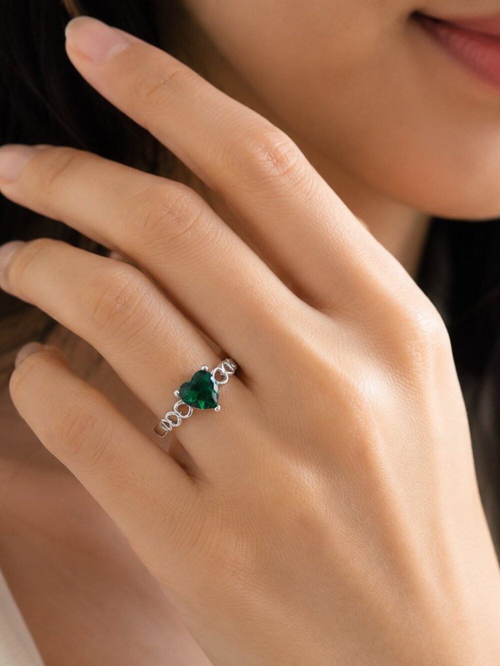 Emerald Green Ring Silver Tone Heart Ring CZ Accent Dainty Promise Size 7 Gift